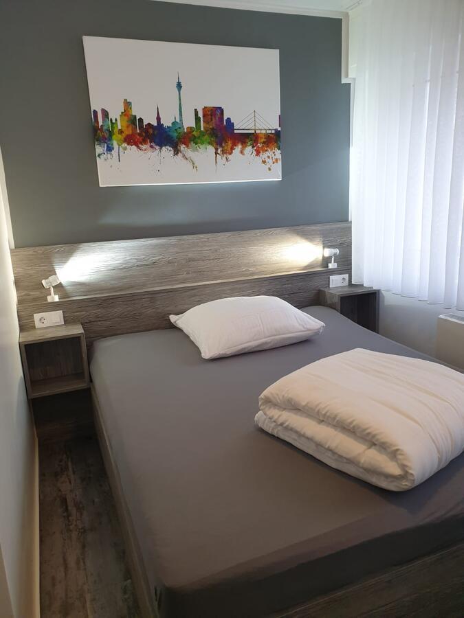 Pension Zwei A Leverkusen Extérieur photo