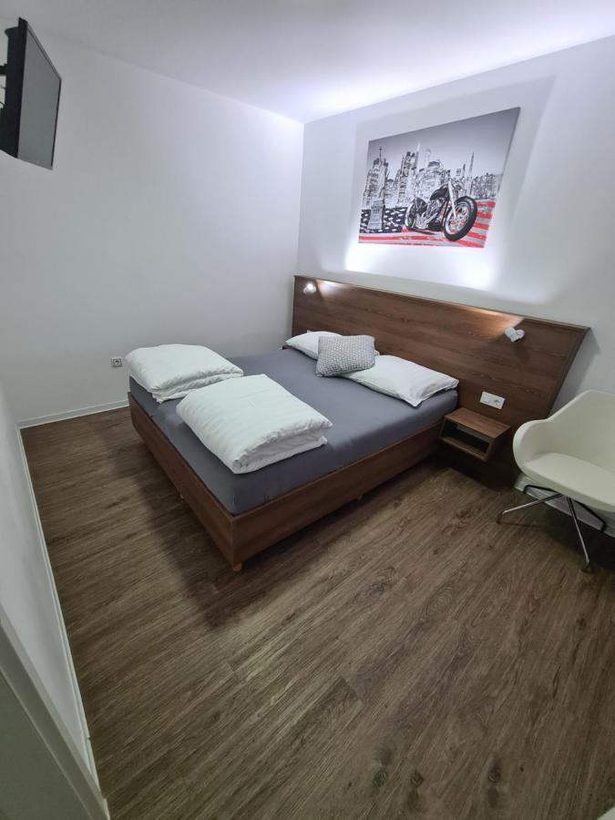 Pension Zwei A Leverkusen Extérieur photo