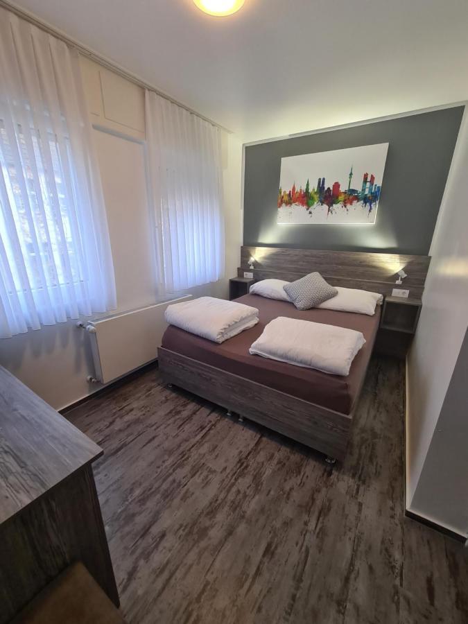 Pension Zwei A Leverkusen Extérieur photo