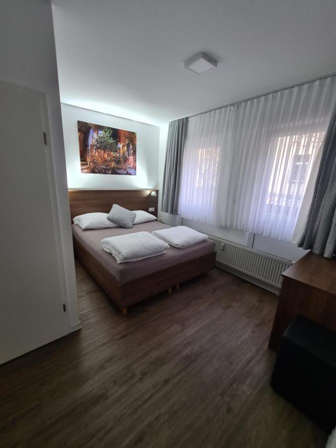 Pension Zwei A Leverkusen Extérieur photo