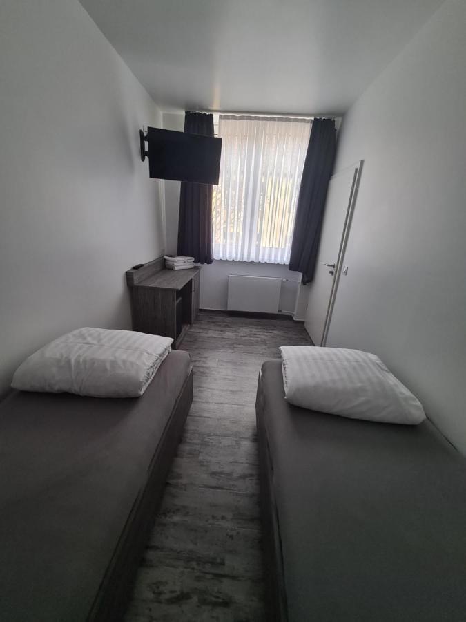 Pension Zwei A Leverkusen Extérieur photo