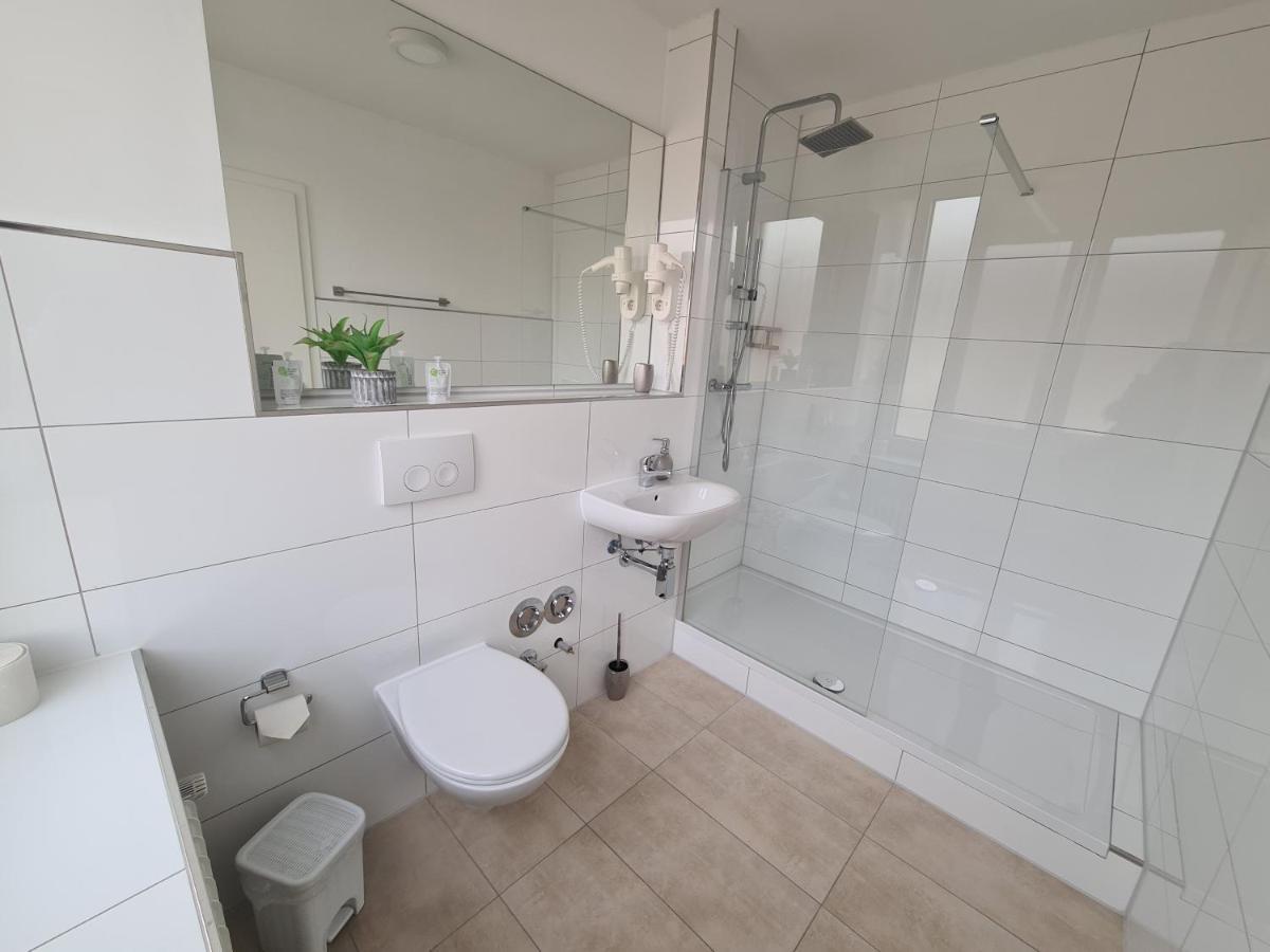 Pension Zwei A Leverkusen Extérieur photo