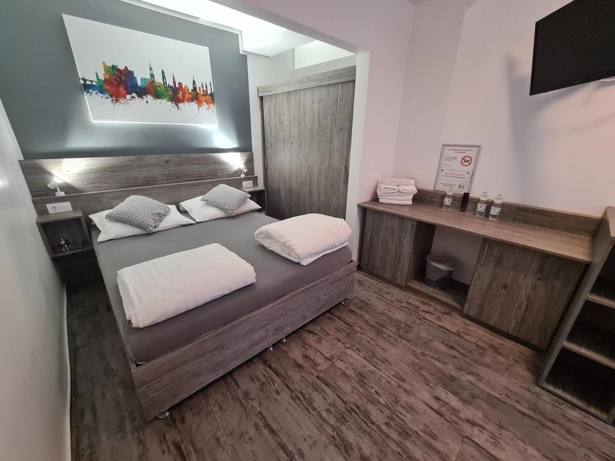 Pension Zwei A Leverkusen Extérieur photo