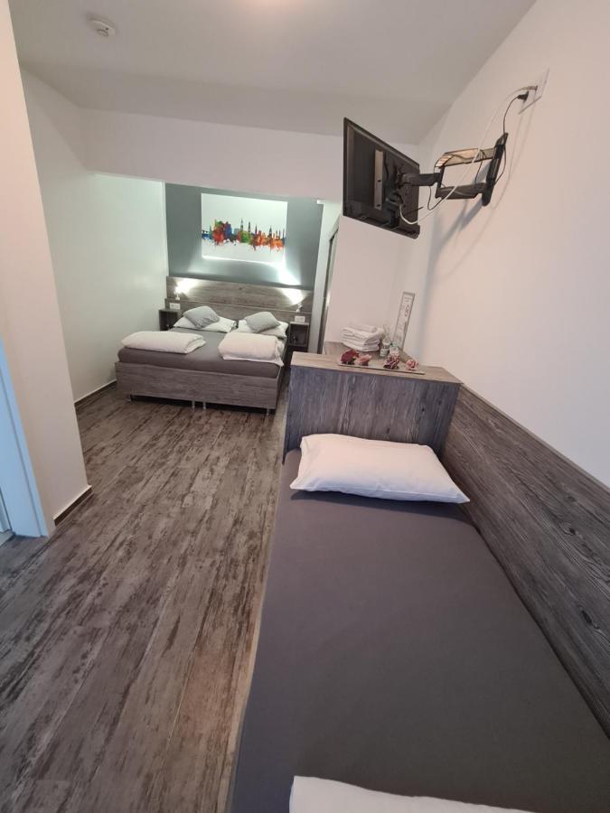 Pension Zwei A Leverkusen Extérieur photo