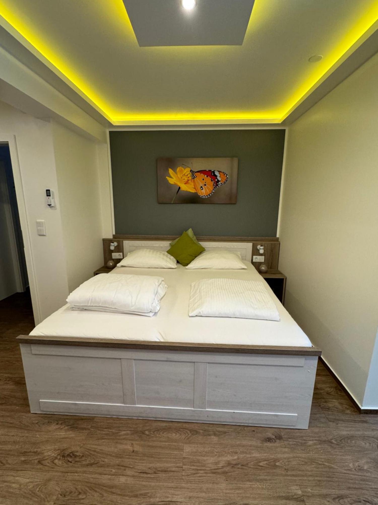 Pension Zwei A Leverkusen Extérieur photo