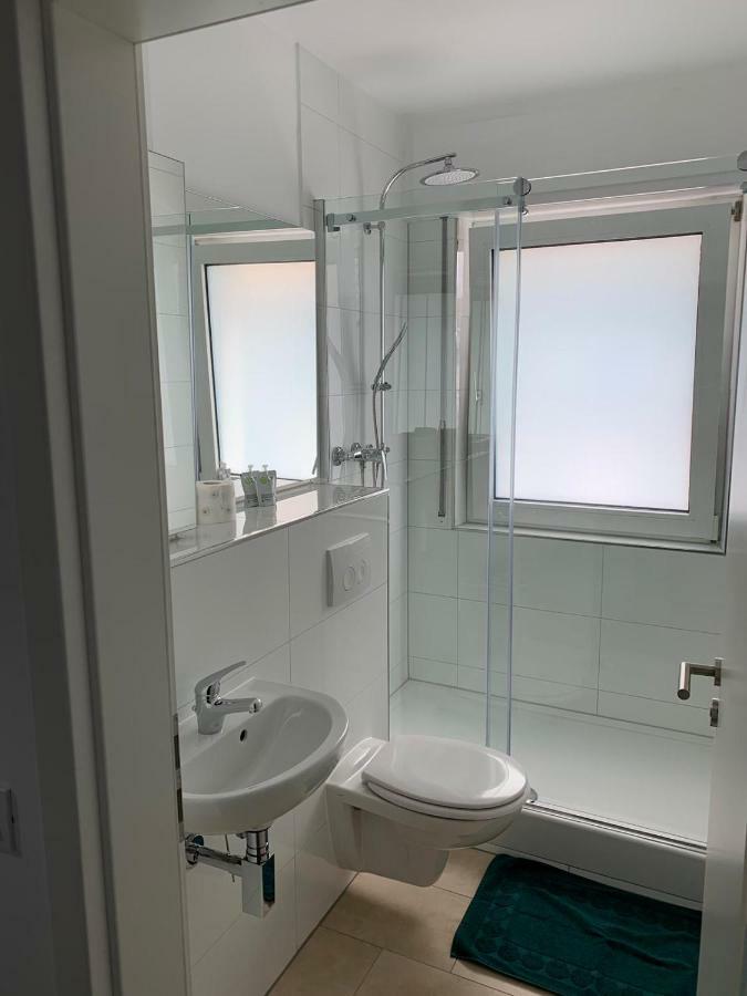 Pension Zwei A Leverkusen Extérieur photo